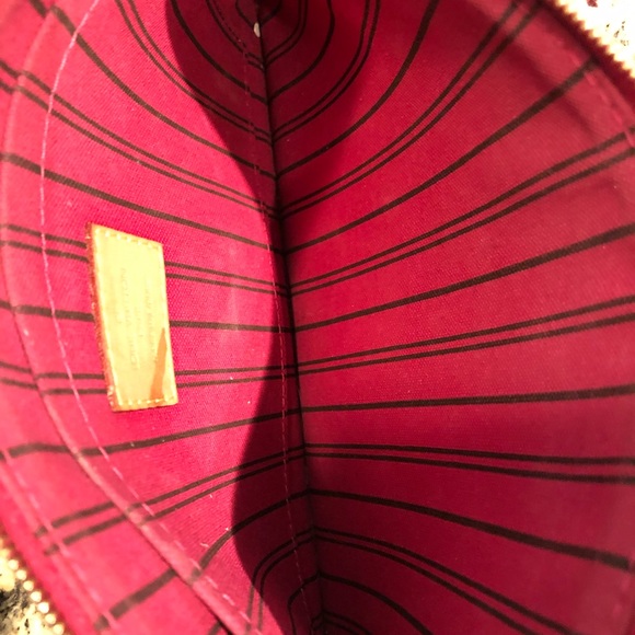 Authentic Louis Vuitton Neverfull Pouch Crossbody - Picture 10 of 12